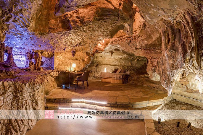 民宿山洞制作者考察國外的人造洞穴和國內有何區別