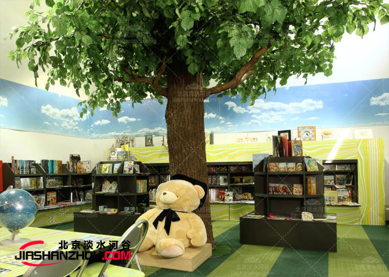 仿真樹創建迷人的室內外空間凸顯主人高水準審美水平