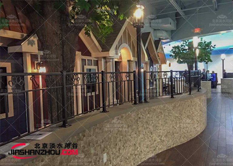 為三亞陵水香水灣1號設計制作的仿真樹式農舍房屋成功交付使用