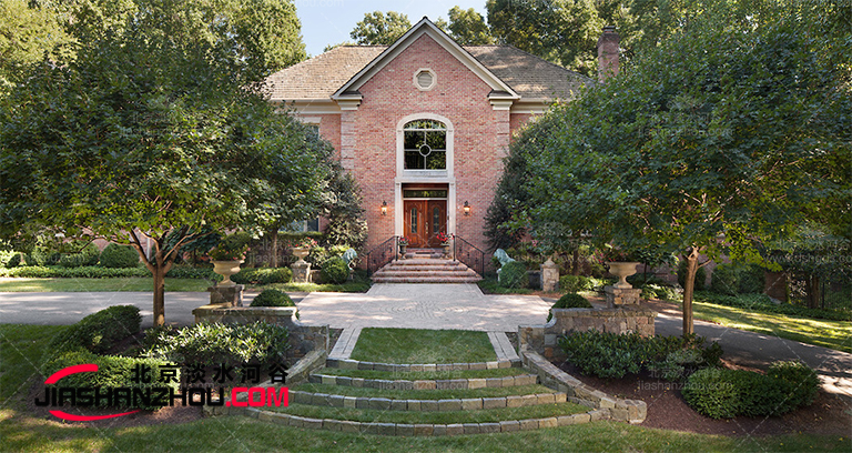 家居院落增設(shè)仿真樹來(lái)成房屋的部分或“完全”隱私需要考慮的因素