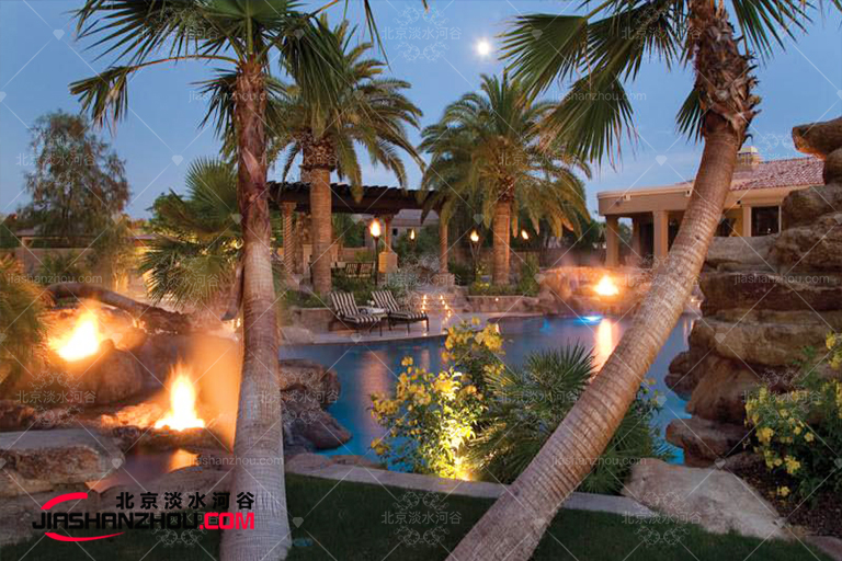 別墅小區(qū)鄰里的仿真樹f 景使人有賓來如歸之感