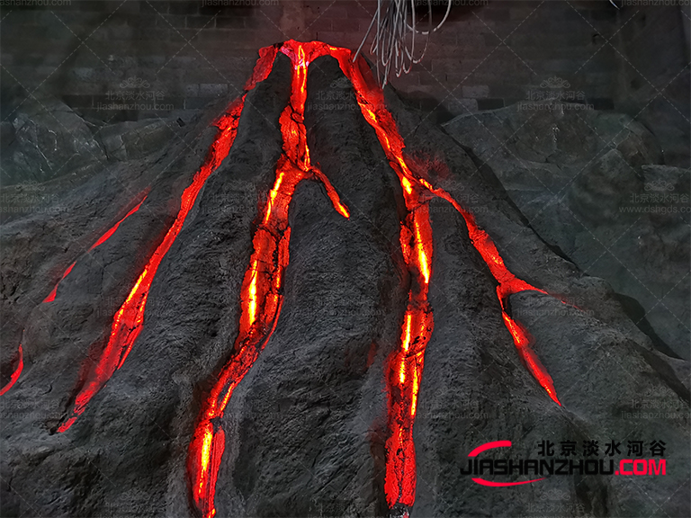 實(shí)際工程解釋泡沫塑石假山與其它假山相比的優(yōu)點(diǎn)