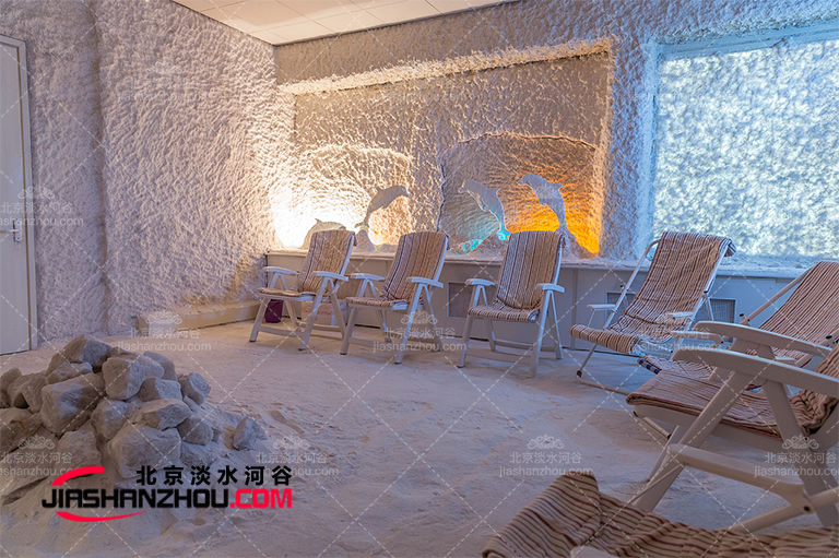 如何使人工鹽洞酒店墻壁擁有眾多絢爛顏色