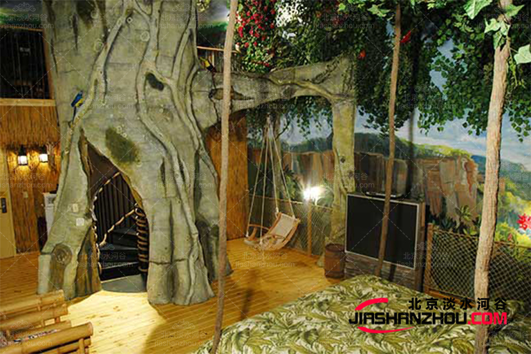 有仿真樹加持的室內外加溫馨和諧