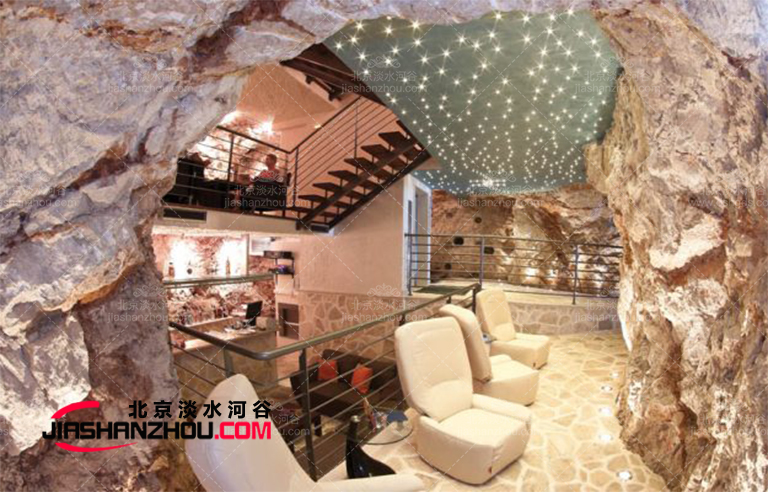 窯洞酒店和五星級(jí)酒店相比哪個(gè)比較好