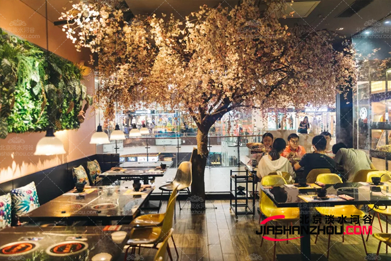 浪漫的仿真樹有哪些-仿真樹廠家教你如何用仿真樹布置浪漫的氣氛