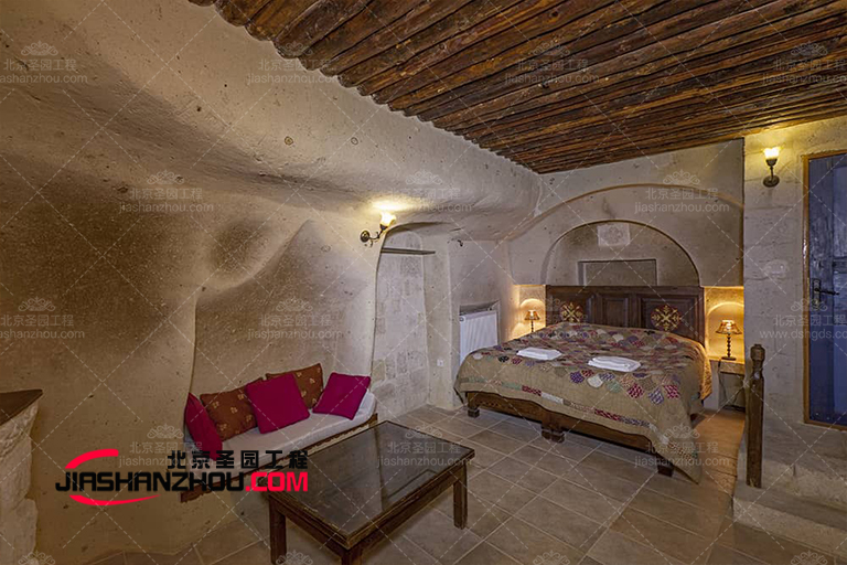 現(xiàn)代而又時尚的仿吉普斯米拉人工山洞別墅酒店房間