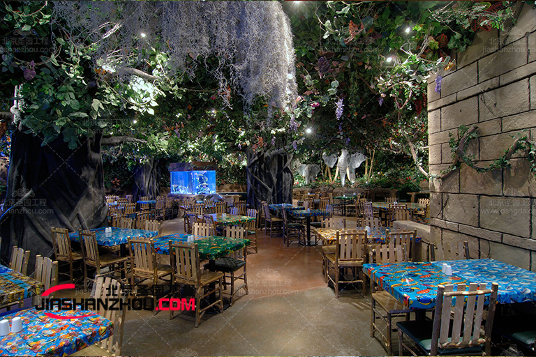 如何利用仿真樹將陽臺變成夢想中的花園綠洲