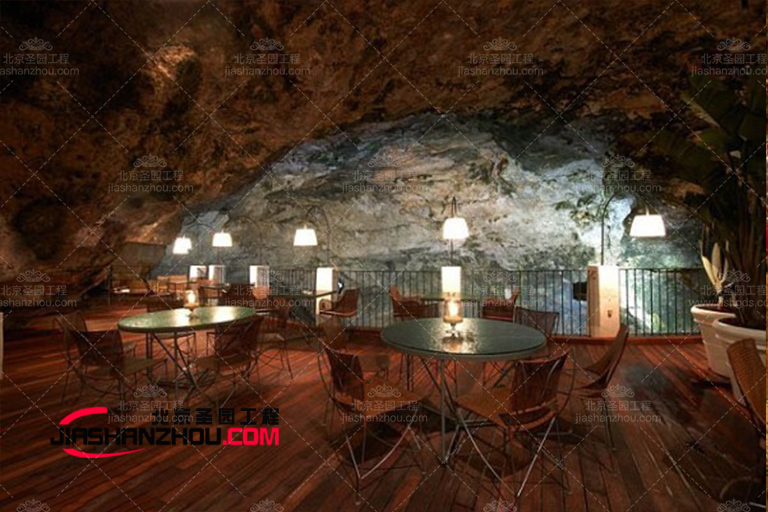 網紅山洞餐廳夕陽渲染開啟無敵浪漫旅程