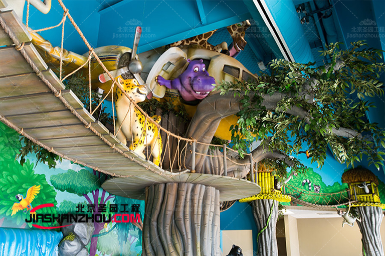 用卡通仿真樹為孩子們打造一個夏日玩樂圣地