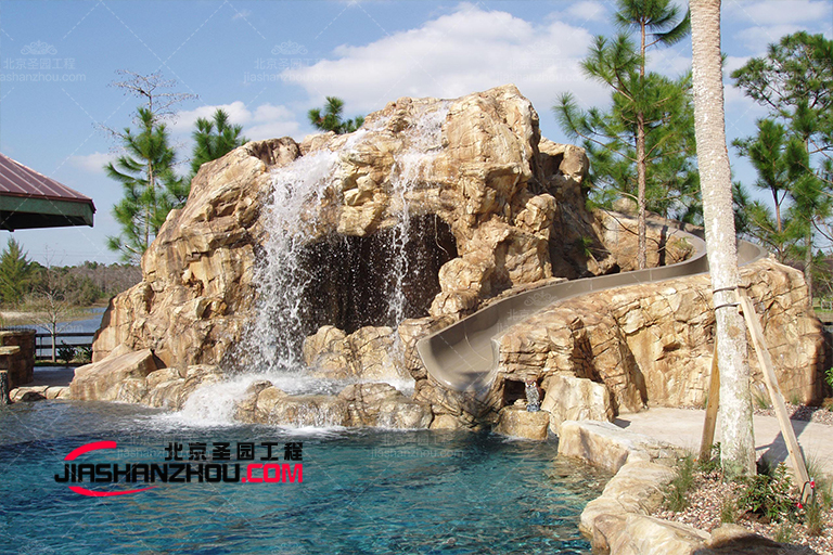 在花園中使用裝飾性Tcp塑石假山的巧妙方法