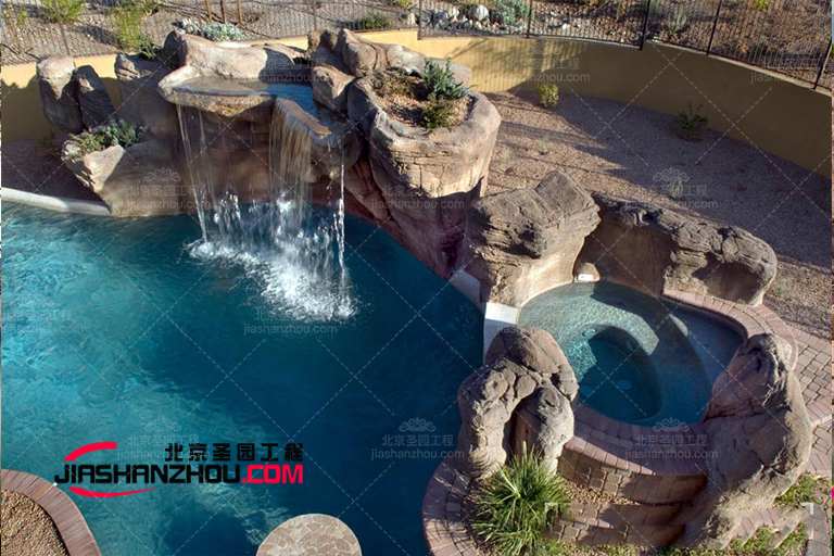 塑石假山水景提供了當代或傳統(tǒng)的建筑美學互補