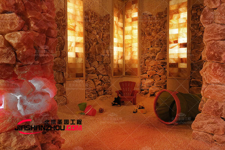 洞穴式鹽療房是現(xiàn)代時(shí)髦的養(yǎng)生空間
