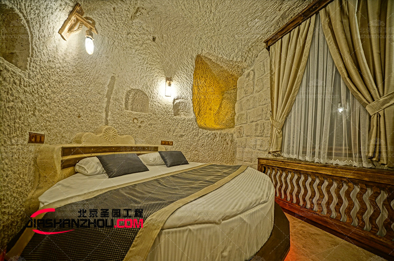 在預算范圍內創造一個心設計的洞穴主題鹽療別墅空間