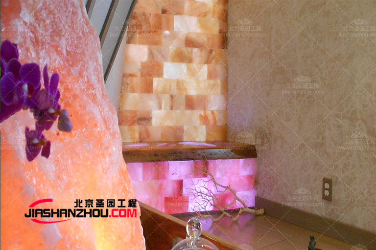 時尚的汗蒸房洞穴式鹽療房簡約不簡單引人注目