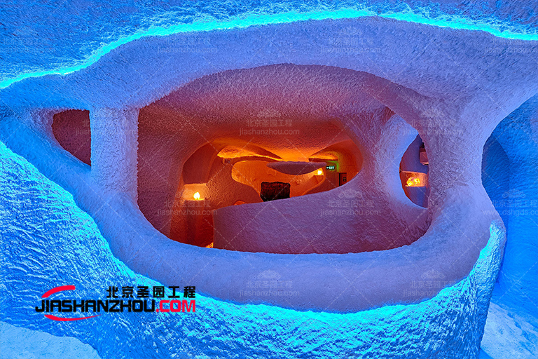 喜馬拉雅鹽療房墻壁邊緣采用簡單的線條設計