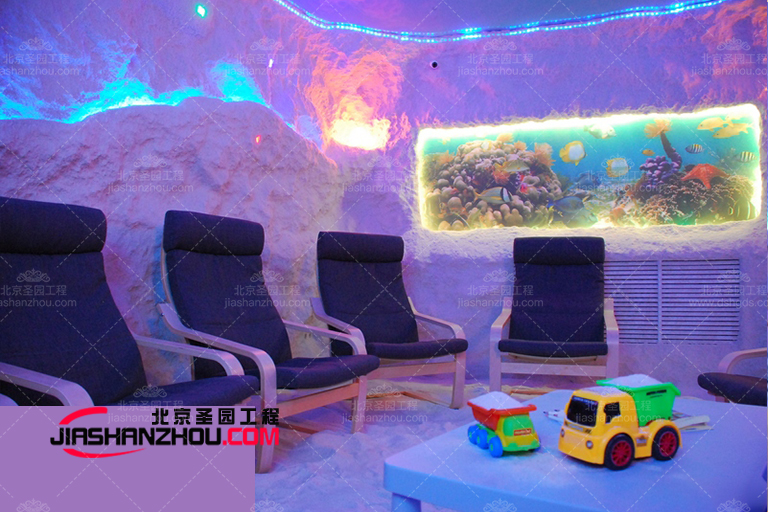 簡主義仿真洞穴式主題鹽療房室內設計與海洋元素相結合