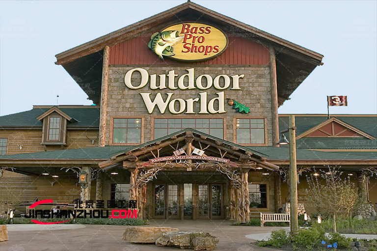 創新型的仿真樹皮屋民宿設計優雅而不張揚