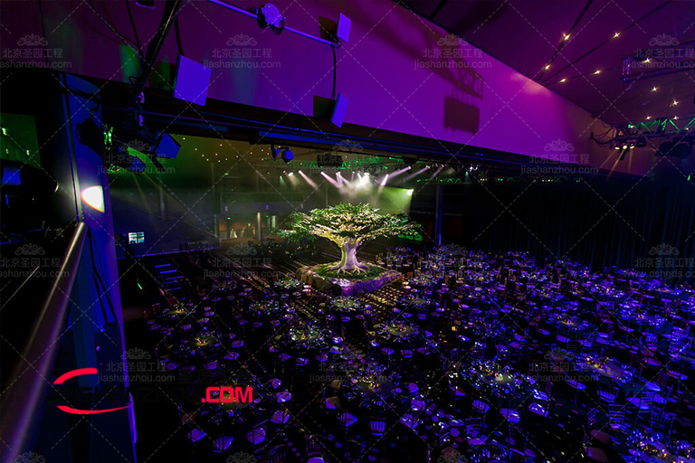 8米高人造綠色仿真樹 空間魅力平乏的終結者