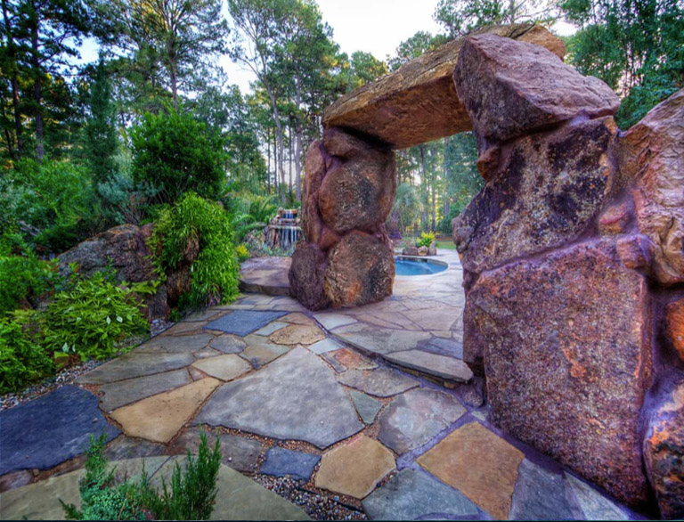 湛水泥塑石假山具到底有哪些特點？