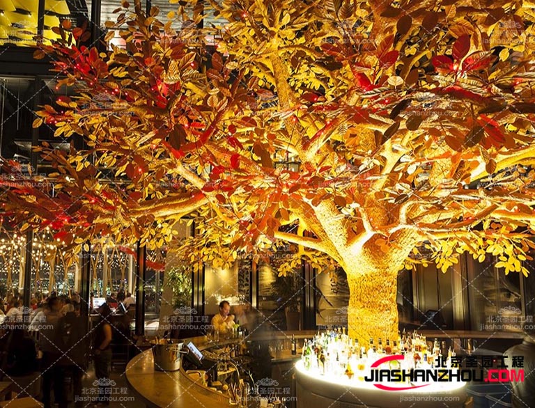 仿真樹具有裝飾品必須具備著實用性 觀賞性藝術(shù)性 收藏性