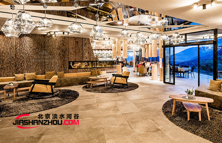 把酒店民宿打造成樹屋一樣的造型  上海仿真樹皮酒店設計