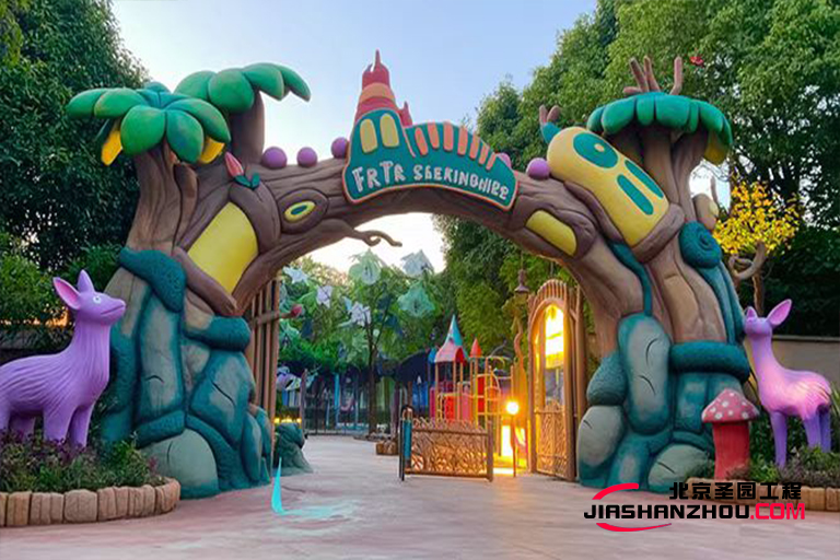 仿真樹(shù)大門.jpg 仿真樹(shù)大門.jpg