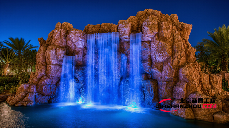 仿真假山.jpg 仿真假山